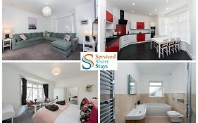 Light And Spacious Three Bedroom House In Margate Close To Beach And Amenities